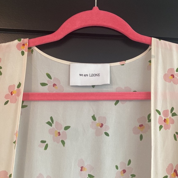 Rare silk robe from Saks - Picture 2 of 4